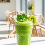 zielone-smoothie-z-papierowa-slomka-3